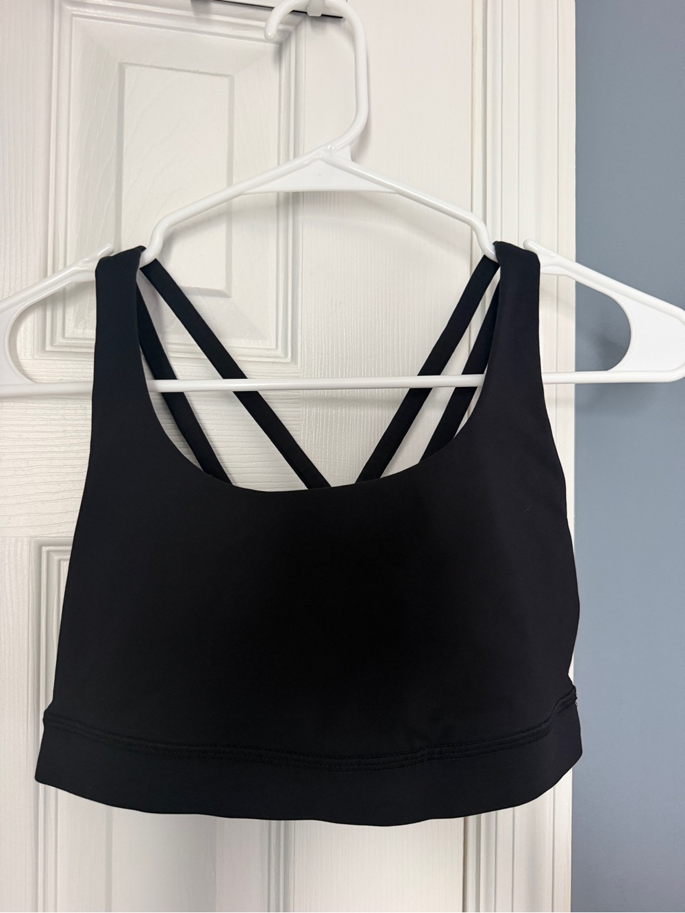 Lululemon Energy Bra Black Size 6 Strappy Criss Cross Back Sports Bra - No Cups